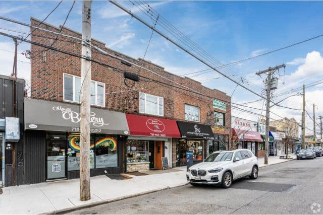 Moretti Bakery storefront on Forest Ave in Staten Island